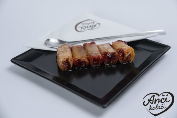 Baklava Višnja  porcija 5kom